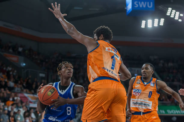 其中曼城阵 其中曼城阵