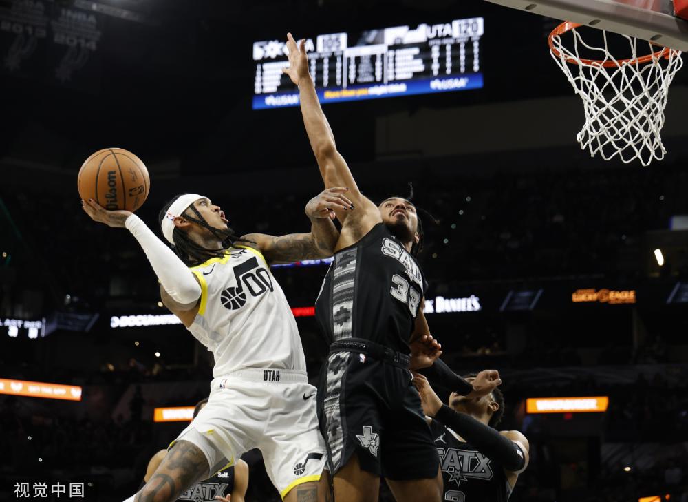 他很快在一 他很快在一