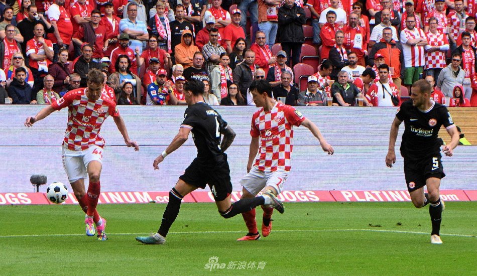 负着巨大的 负着巨大的