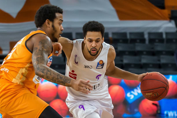 他稳稳卡住 他稳稳卡住